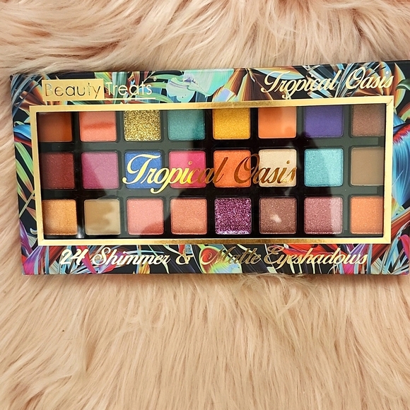 Beauty Treats Other - Brand New BEAUTY TREATS 24CT SHIMMER & MATTE EYESHADOW PALETTE